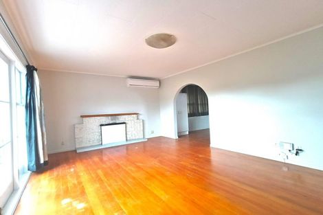 Photo of property in 38 Larne Avenue, Pakuranga Heights, Auckland, 2010