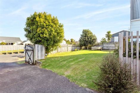 Photo of property in 11 Halyard Place, Te Atatu Peninsula, Auckland, 0610