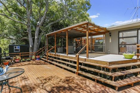 Photo of property in 11 Stanley Road, Glenfield, Auckland, 0629