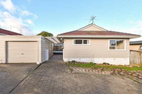 Photo of property in 2/17 Anglers Way, Wattle Downs, Auckland, 2102