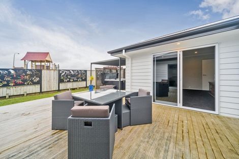 Photo of property in 10 Gibraltar Way, Fitzherbert, Palmerston North, 4410