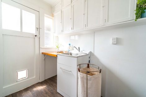 Photo of property in 2 Fairs Road, Milson, Palmerston North, 4414