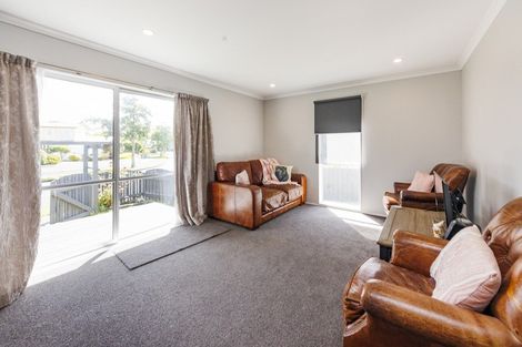 Photo of property in 17 Apollo Parade, Milson, Palmerston North, 4414