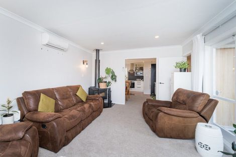Photo of property in 16 Marsden Place, Awapuni, Palmerston North, 4412