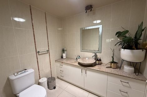 Photo of property in 71 Kittiwake Drive, Schnapper Rock, Auckland, 0632
