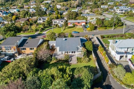 Photo of property in 92 Winara Avenue, Waikanae, 5036