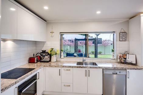 Photo of property in 1 Hyde Place, Taradale, Napier, 4112