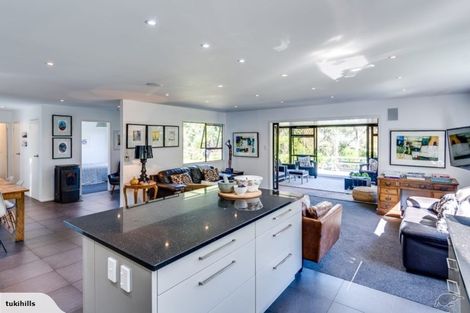 Photo of property in 135 Tauroa Road, Havelock North, 4130