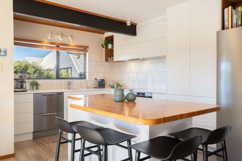 Photo of property in 6 Montrose Grove, Churton Park, Wellington, 6037