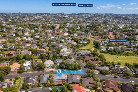 Photo of property in 44 Bayside Drive, Browns Bay, Auckland, 0630