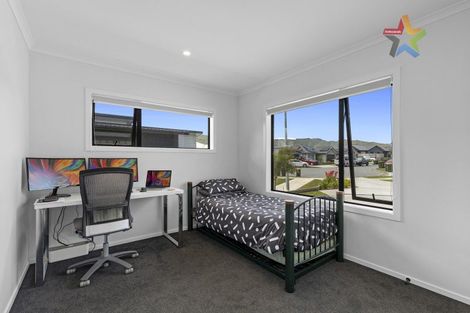 Photo of property in 15 Te Awa Rere Grove, Stokes Valley, Lower Hutt, 5019