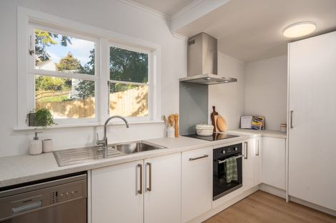 Photo of property in 10 Berkshire Grove, Cannons Creek, Porirua, 5024