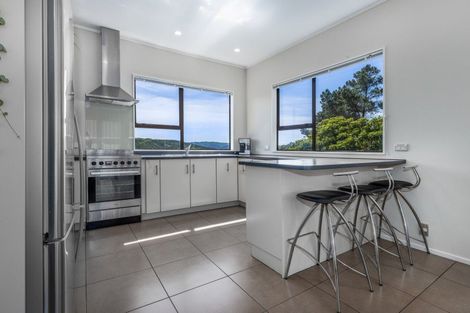 Photo of property in 9 Kinnel Grove, Papakowhai, Porirua, 5024
