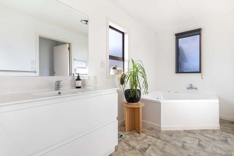 Photo of property in 694 Thornton Road, Thornton, Whakatane, 3194