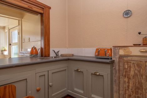 Photo of property in 136 Peel Street, Westport, 7825