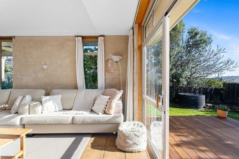 Photo of property in 1358a Whangaparaoa Road, Army Bay, Whangaparaoa, 0930