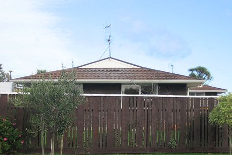 Photo of property in 52a Eatwell Avenue, Paraparaumu Beach, Paraparaumu, 5032