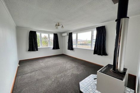 Photo of property in Charleston Flats, 2/8 Moeraki Road, Maoribank, Upper Hutt, 5018