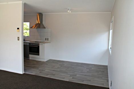 Photo of property in 8 Benchmark Drive, Massey, Auckland, 0614