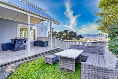 Photo of property in 7 Jacaranda Grove, Maungaraki, Lower Hutt, 5010