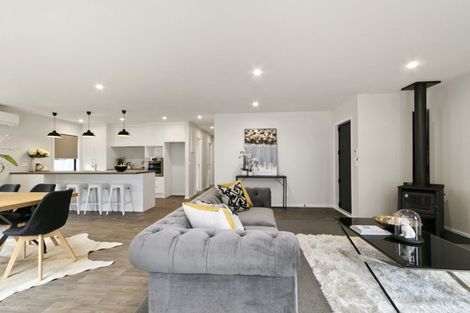 Photo of property in 38 Sunny Grove, Wainuiomata, Lower Hutt, 5014