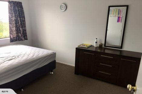 Photo of property in 41a Sunhaven Drive, Newlands, Wellington, 6037