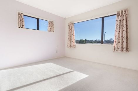 Photo of property in 65 Kurnell Drive, Botany Downs, Auckland, 2010