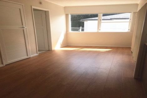 Photo of property in 4 Gill Avenue, Te Atatu Peninsula, Auckland, 0610