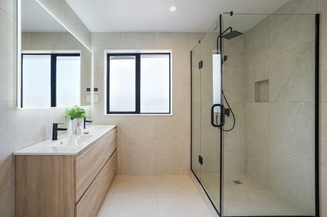 Photo of property in 4 Pukeko Road, Hobsonville, 0616