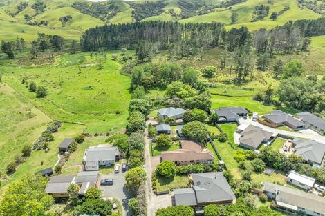 Photo of property in 104a Awaroa Road, Helensville, 0800