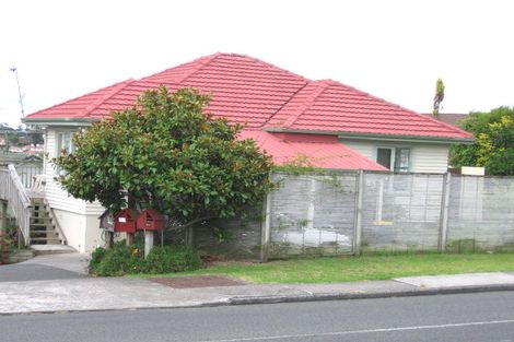Photo of property in 35 Seaview Road, Glenfield, Auckland, 0629