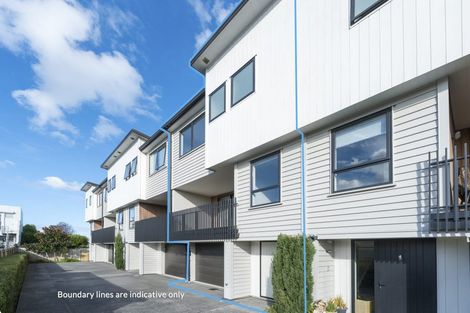 Photo of property in 5/5 Peachgrove Road, Te Atatu Peninsula, Auckland, 0610