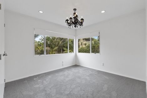 Photo of property in 38 Kittiwake Drive, Schnapper Rock, Auckland, 0632