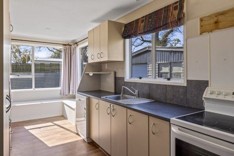 Photo of property in 4 Guernsey Place, Fitzherbert, Palmerston North, 4410