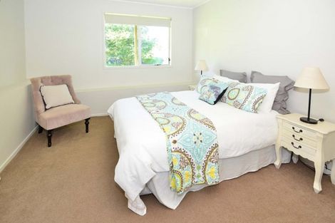Photo of property in 2/10 Scarlock Avenue, Browns Bay, Auckland, 0630