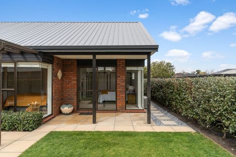 Photo of property in 21 Giles Place, Shirley, Christchurch, 8061