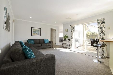 Photo of property in 4 Delmont Close, East Tamaki Heights, Auckland, 2016