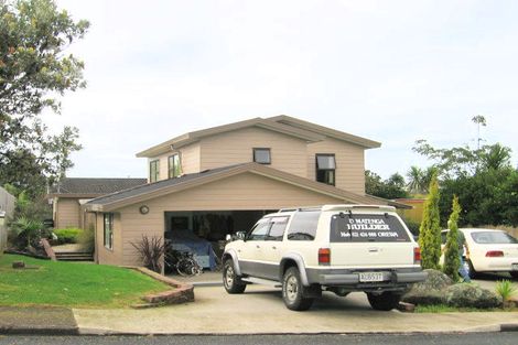 Photo of property in 16 Rosario Crescent, Red Beach, 0932