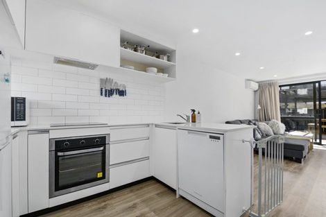 Photo of property in 60 Ivy Nola Way, Henderson, Auckland, 0612