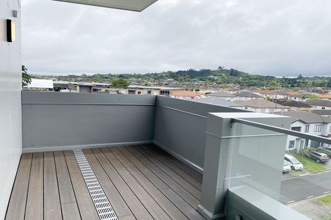 Photo of property in 1/63 Kestev Drive, Flat Bush, Auckland, 2016