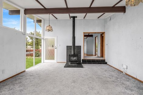 Photo of property in 28 Eyre Street, Henderson, Auckland, 0612