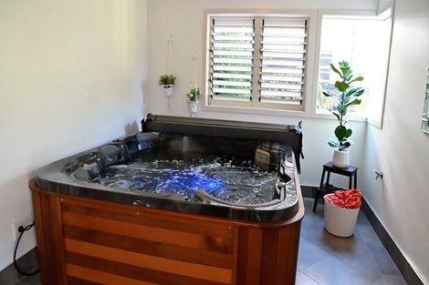 Photo of property in 78 Seaview Road, Paraparaumu Beach, Paraparaumu, 5032