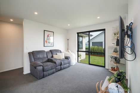 Photo of property in 12 Pegasus Place, Seaward Bush, Invercargill, 9812