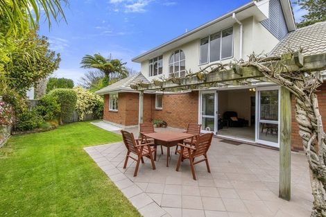 Photo of property in 2 Bloomfield Terrace, Hutt Central, Lower Hutt, 5010