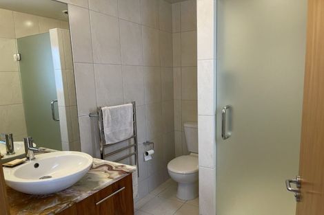 Photo of property in 69 Ocean View Road, Hillcrest, Auckland, 0627