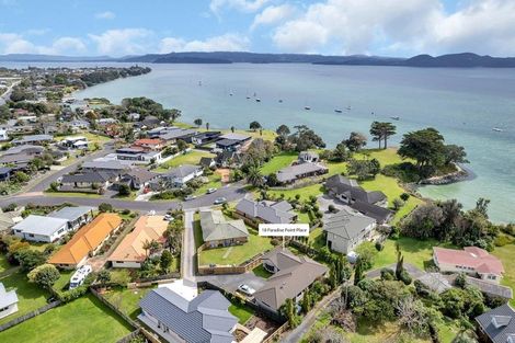 Photo of property in 18 Paradise Point Place, One Tree Point, 0118