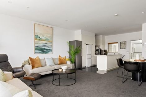 Photo of property in Marina View Apartments, 303/4 Reads Quay, Gisborne, 4010