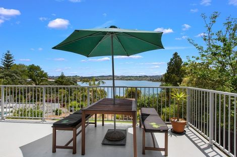 Photo of property in 36 Pohutukawa Avenue, Red Beach, 0932