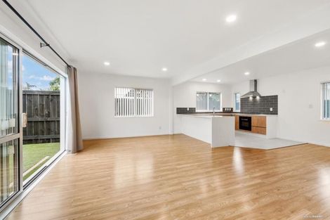 Photo of property in 2/242 Pakuranga Road, Pakuranga Heights, Auckland, 2010