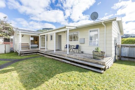 Photo of property in 17 Beryl Grove, Birchville, Upper Hutt, 5018
